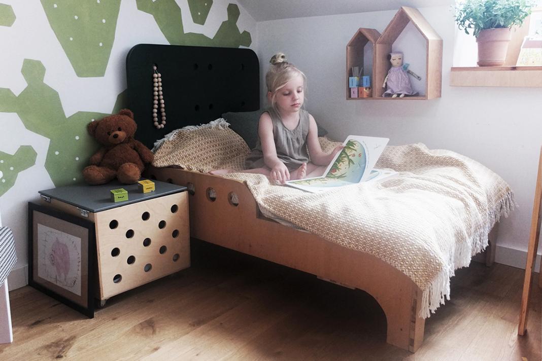 pomysł na pokój dziecka drewniane łóżko