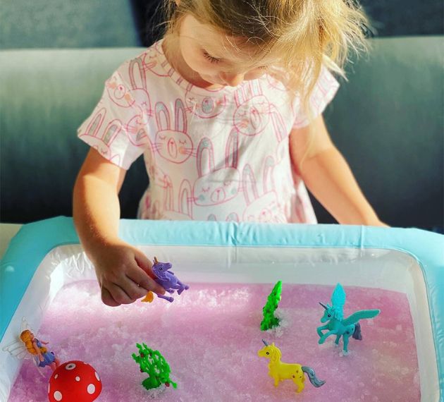 Slime nie tylko dla dziewczynek. Propozycje zabaw sensorycznych od Zimpli Kids.
