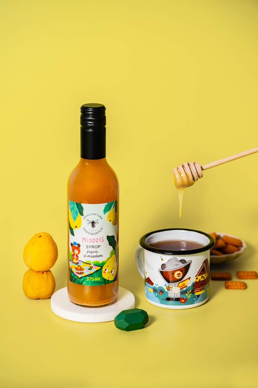Letnia herbata z miodem Miodziś podawana do ciepłego śniadania