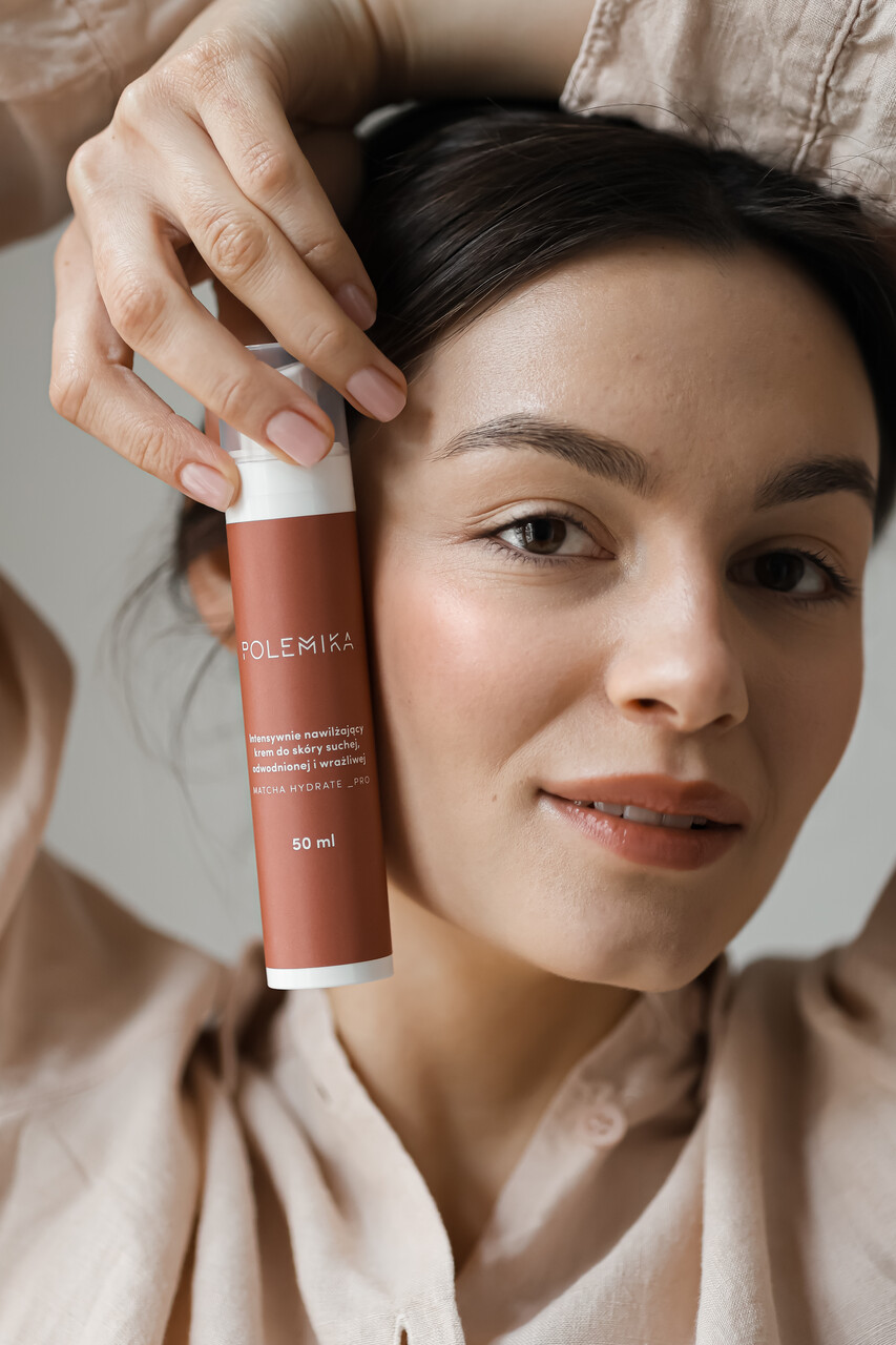 Intensywnie nawilżający krem do skóry suchej, odwodnionej i wrażliwej po zimie