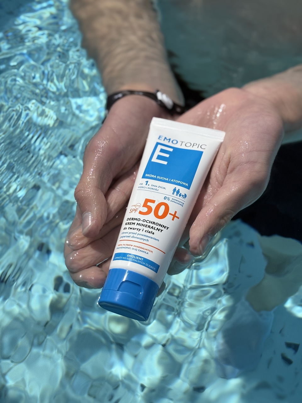 Krem SPF dla całej rodziny w wakacyjnej torbie